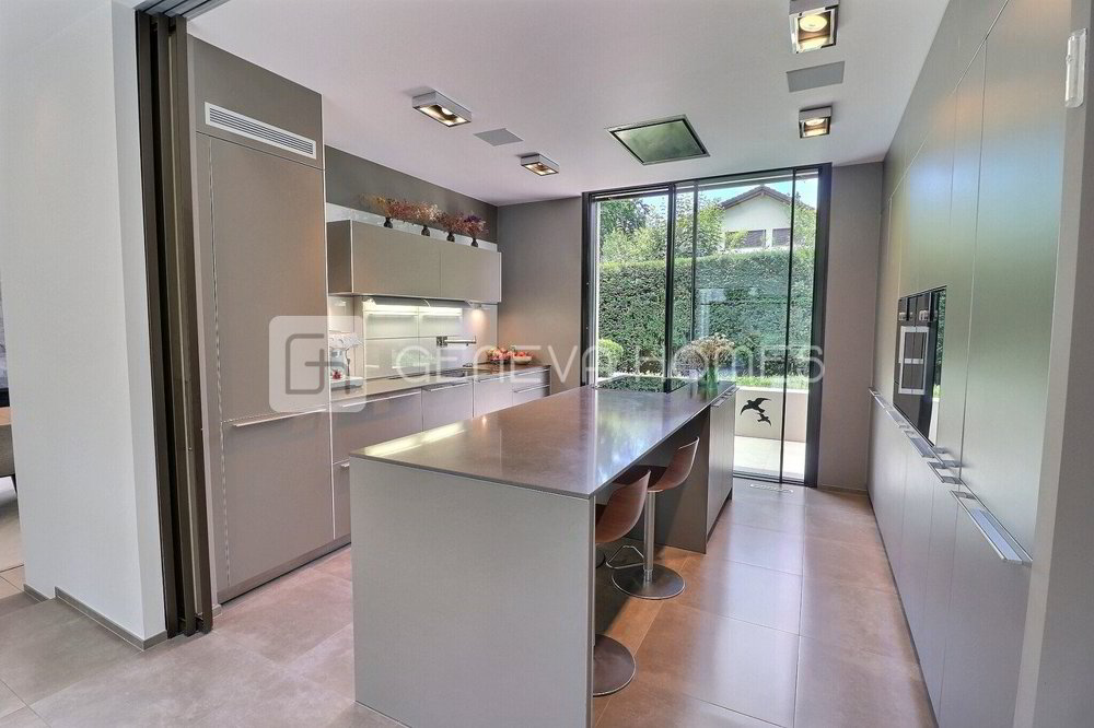 Casa di 11 locali in vendita a Conches - immagine 1/5