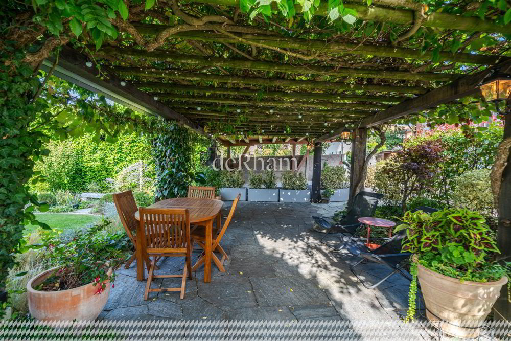 Appartement 9 pièces à acheter à Mex VD - image 1/13