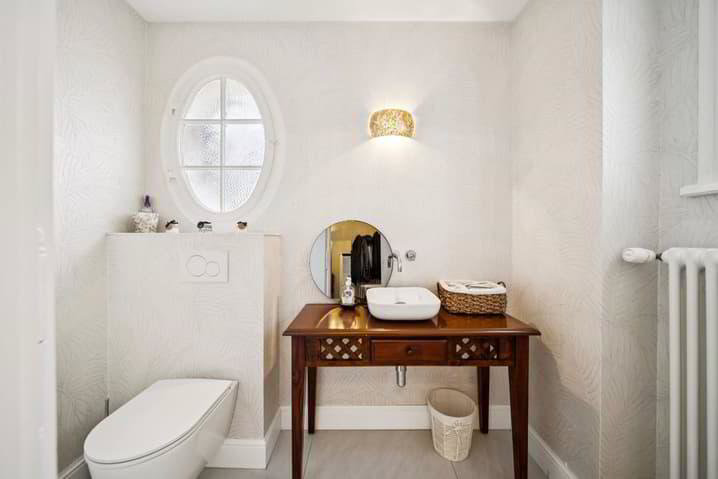 8 rooms House to buy in Lausanne - image 1/13