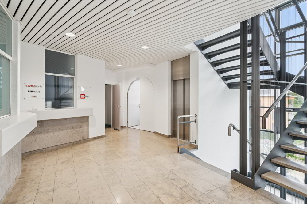 null rooms Office & Commercial for rent in Nänikon - image 1/7