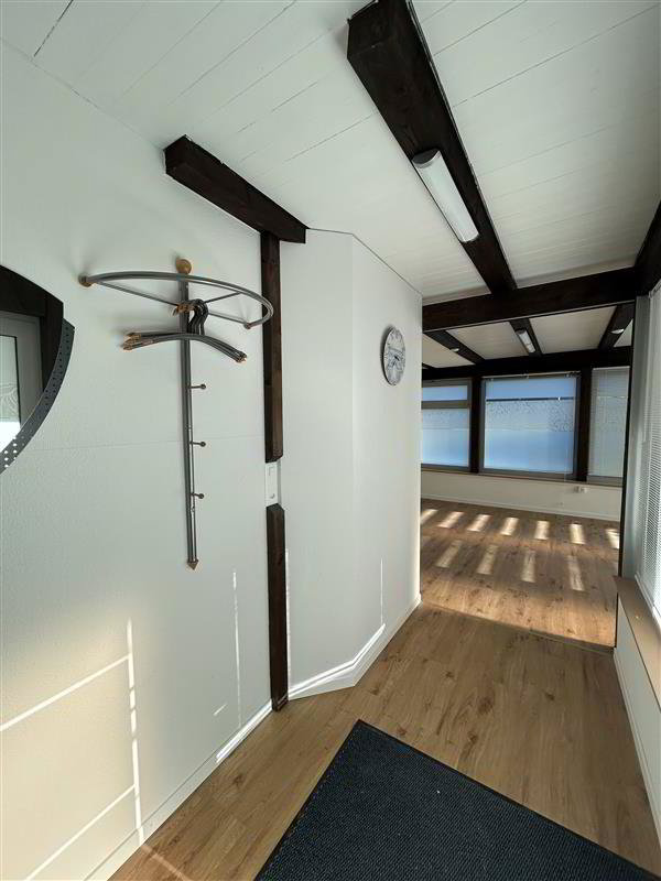 null rooms Office & Commercial for rent in Schindellegi - image 1/6