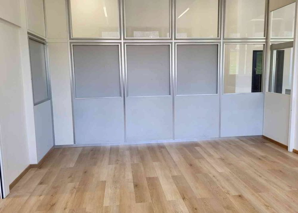 5 rooms Office & Commercial for rent in Tavannes - image 1/13