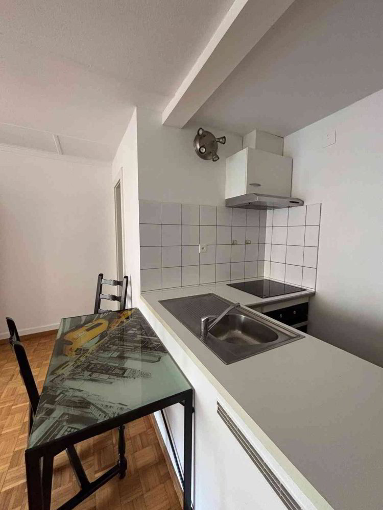 Appartamento di 1 locali in affitto a Neuchâtel - immagine 1/7
