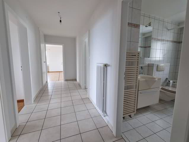 4 rooms Apartment for rent in Cormondrèche - image 1/10