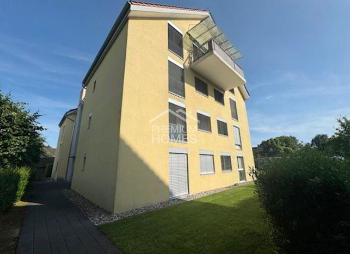 32 rooms House to buy in Wohlen AG - image 1/3