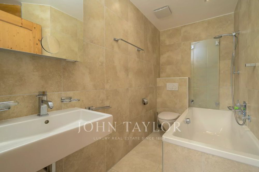 5 rooms House to buy in Gryon - image 1/8