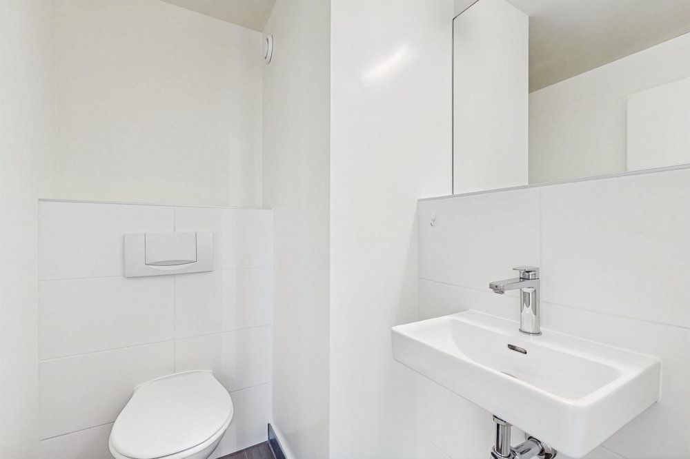 5 rooms Apartment for rent in Geneva - image 1/7