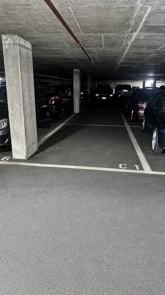 null rooms Car park, garage for rent in Monthey - image 1/3