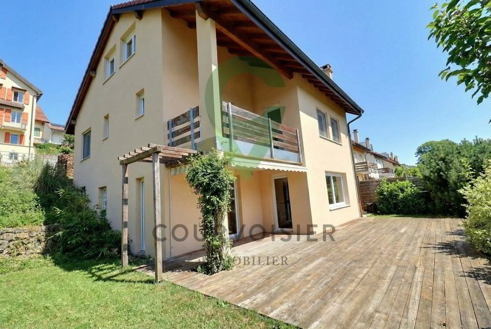 Maison 9 pièces à acheter à Aubonne - image 1/13