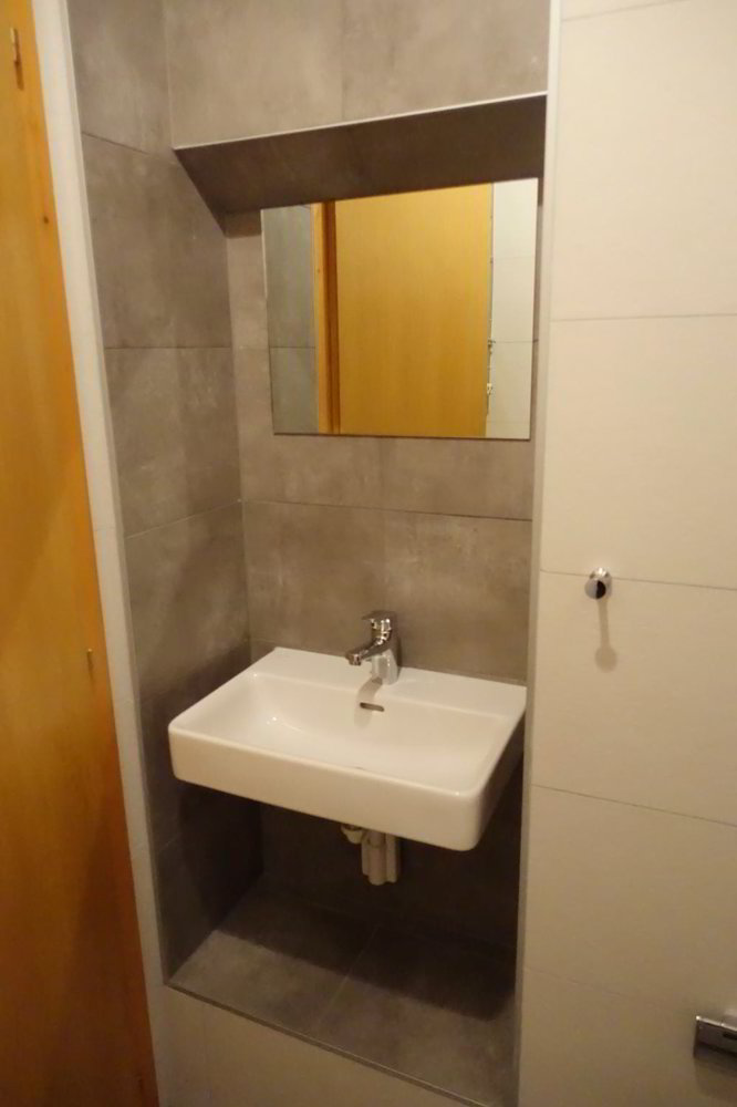1 rooms Office & Commercial for rent in Martigny - image 1/5