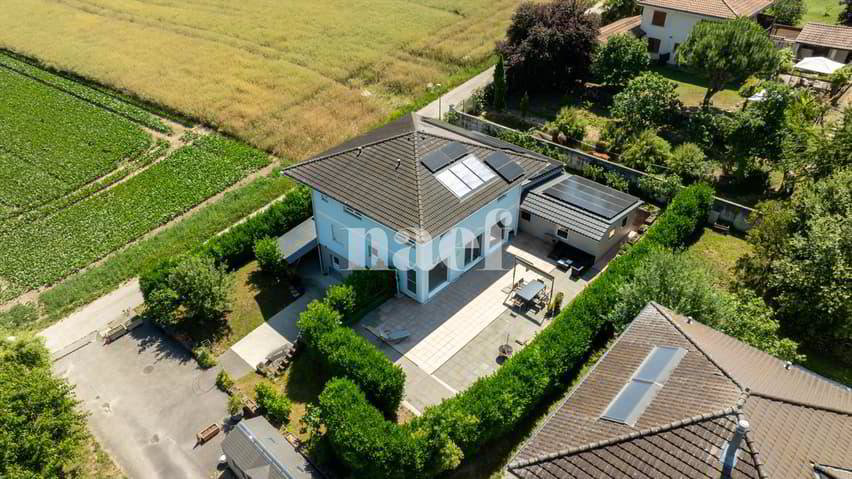 6.5 rooms House to buy in Cudrefin - image 1/13