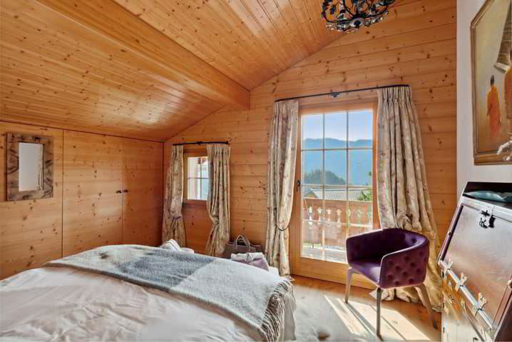 10 rooms House to buy in Leysin - image 1/13