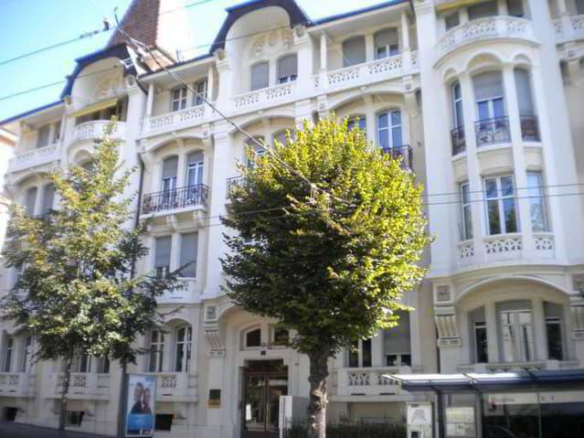 null rooms Car park, garage for rent in Lausanne - image 1/2