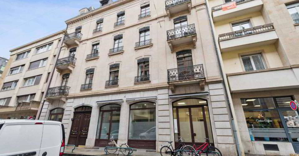 null rooms Office & Commercial for rent in Ginevra - image 1/8