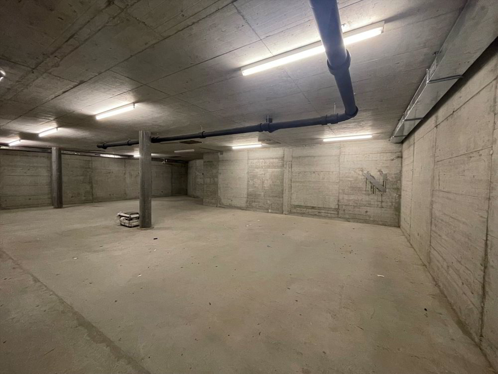 Ufficio & Commercio di null locali in affitto a Uster - immagine 1/2