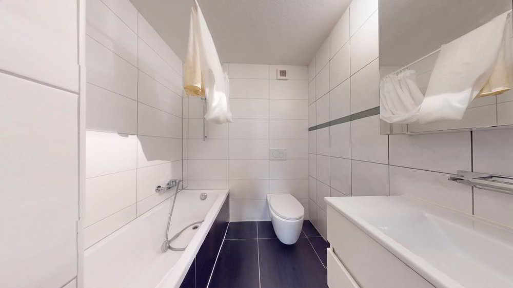 5 rooms Apartment for rent in Wallenried - image 1/10