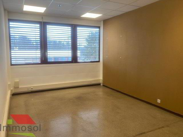 null rooms Office & Commercial for rent in Le Mont-sur-Lausanne - image 1/4