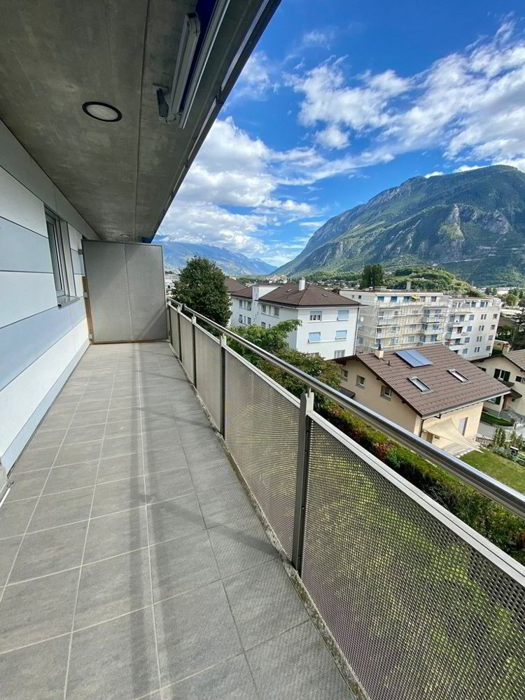 4.5 rooms Apartment for rent in Sierre - image 1/12