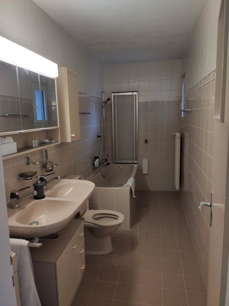 5 rooms Apartment to buy in Sitten - image 1/9