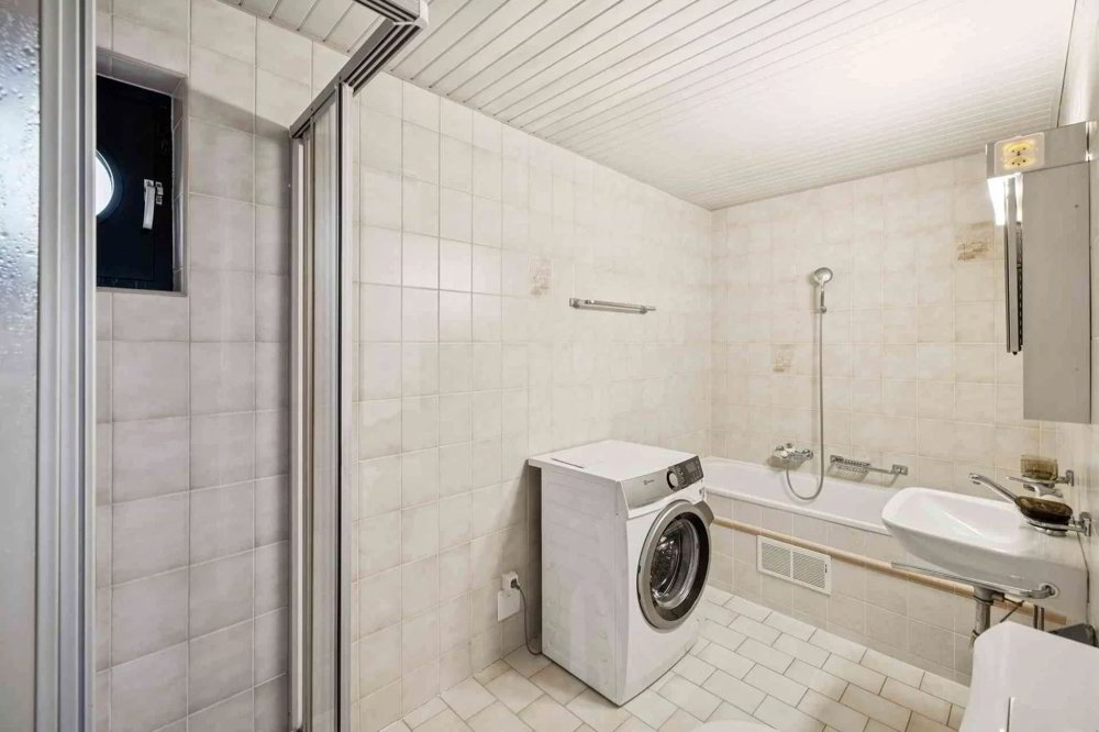 2.5 rooms Apartment for rent in Martigny - image 1/10