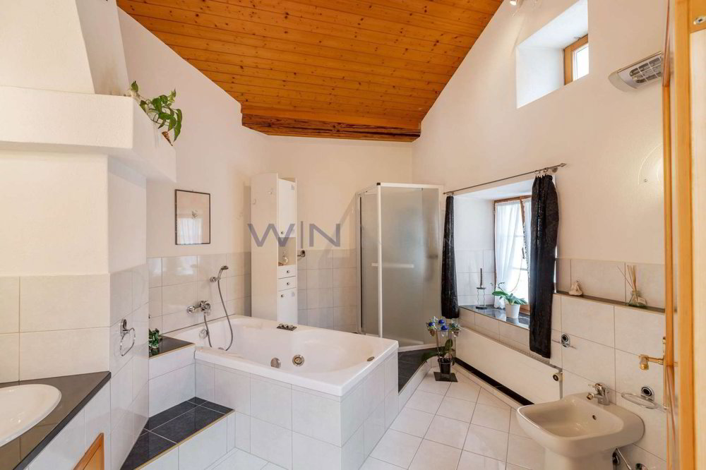 9 Zimmer Haus zum verkaufen in Netstal - Bild 1/6