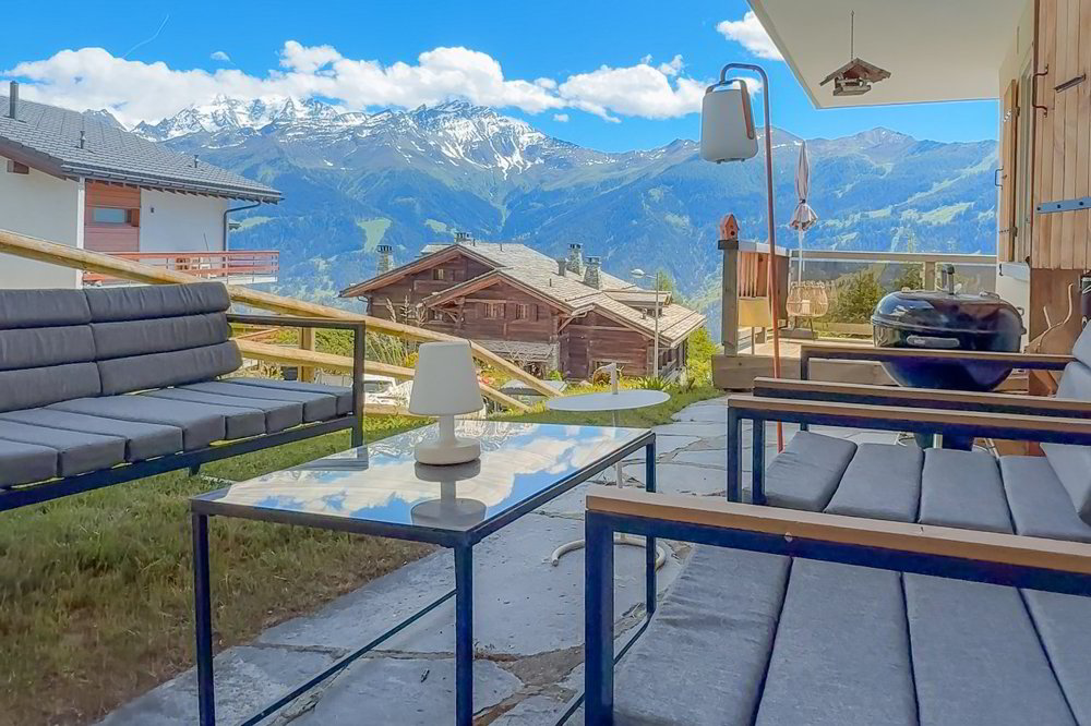 3 rooms Apartment to buy in Verbier - image 1/13