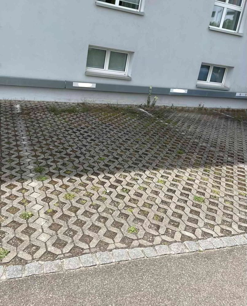 null rooms Car park, garage for rent in Niederdorf - image 1/1