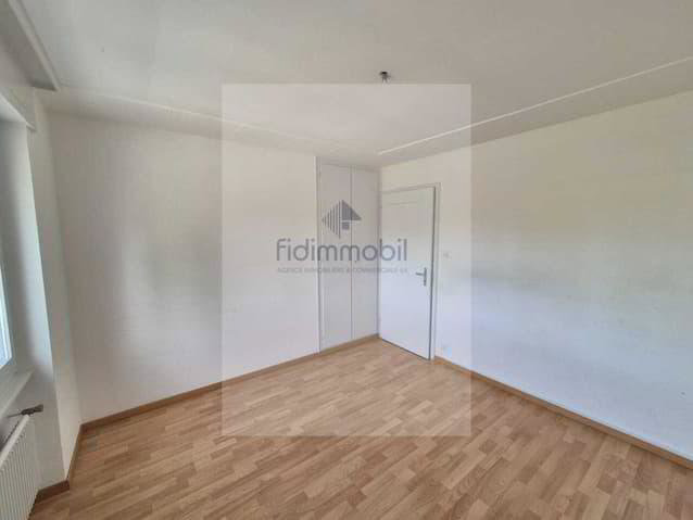 3 rooms Apartment for rent in La Chaux-de-Fonds - image 1/7