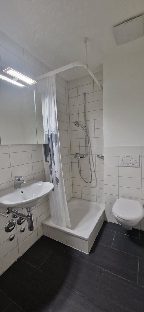 Gepflegte 1 Zimmerwohnung an interessanter Lage - Ansicht 2