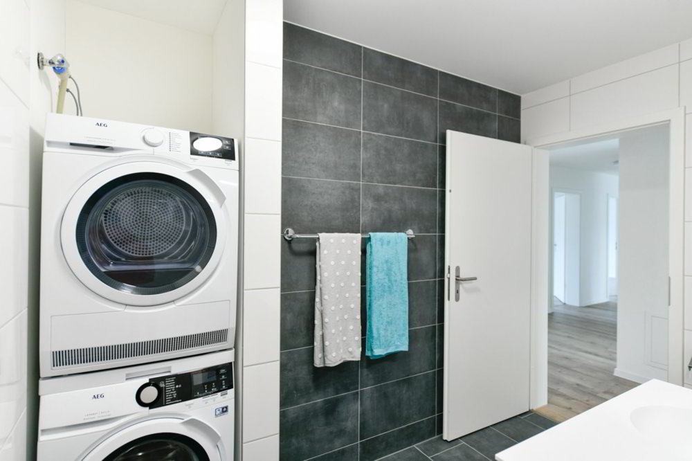 5.5 rooms Apartment for rent in Anglikon - image 1/8