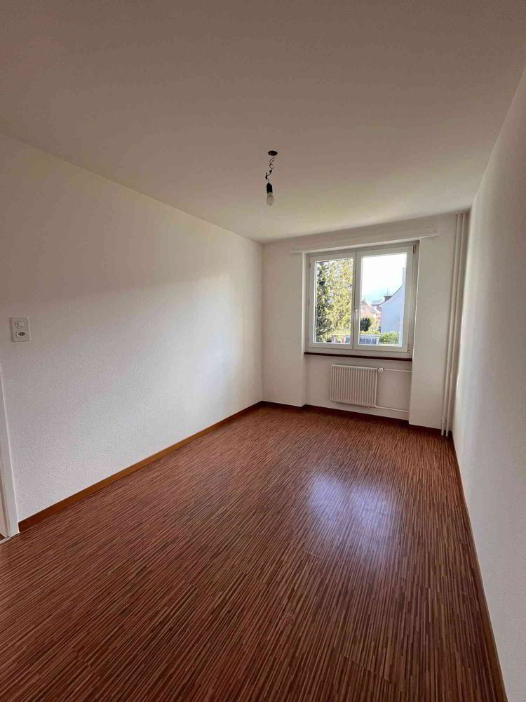 Appartamento di 3.5 locali in affitto a Uster - immagine 1/7