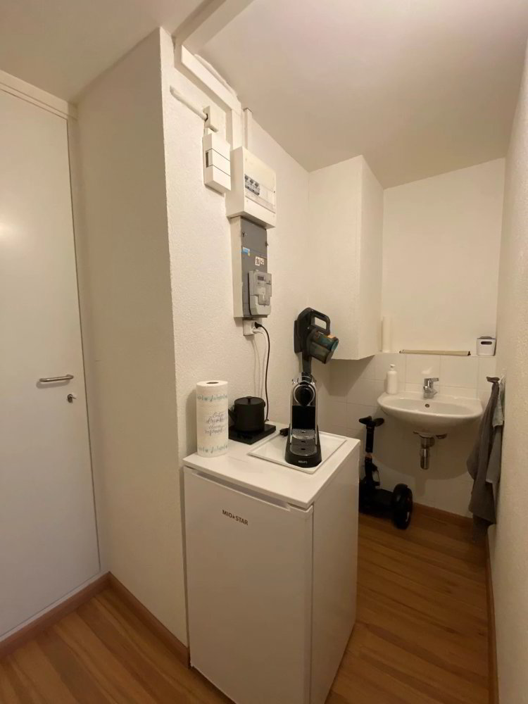 null rooms Office & Commercial for rent in Ginevra - image 1/10