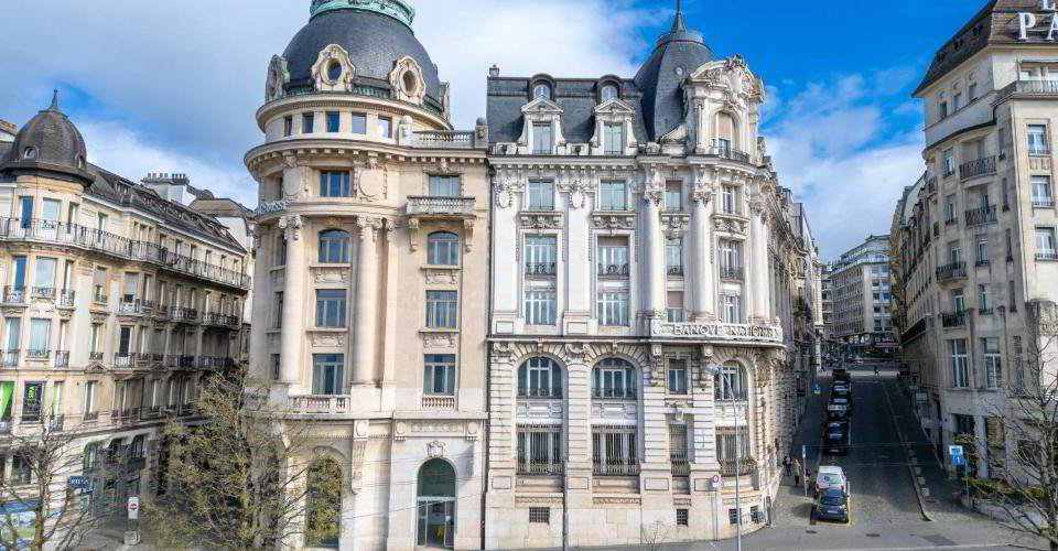 null rooms Office & Commercial for rent in Lausanne - image 1/7