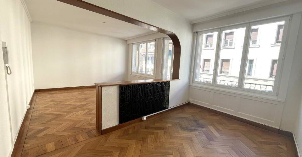 null rooms Office & Commercial for rent in Payerne - image 1/9