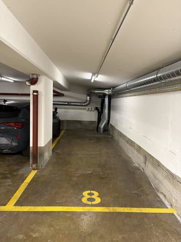 Parking, garage null pièces à louer à Genève - image 1/3
