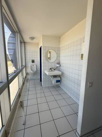 null rooms Office & Commercial for rent in Givisiez - image 1/5