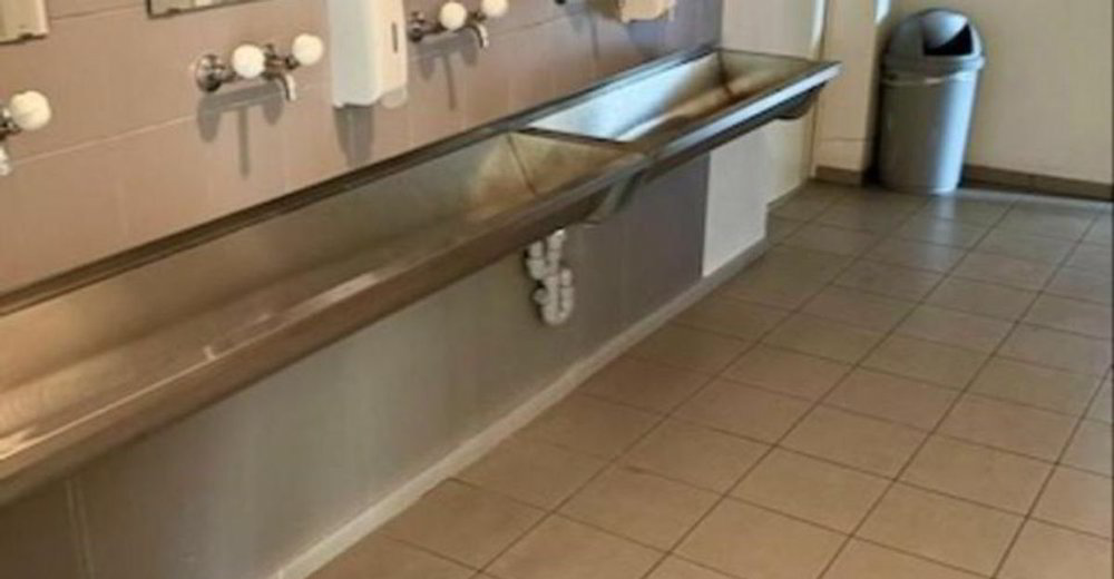 Local commercial en location à Fleurier - 400 m² - Ansicht 4