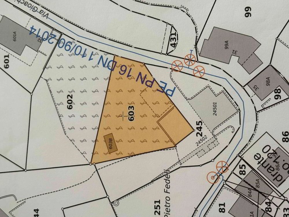 null rooms Land to buy in Caviano - image 1/12