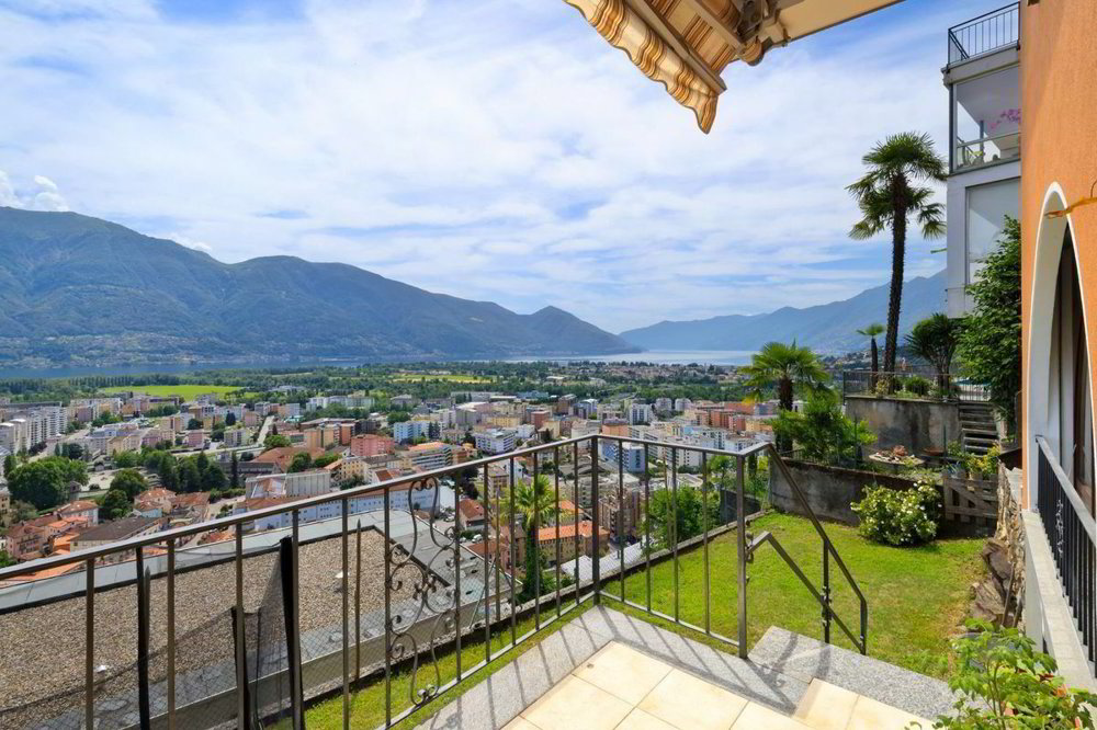 5 rooms House to buy in Locarno - image 1/13