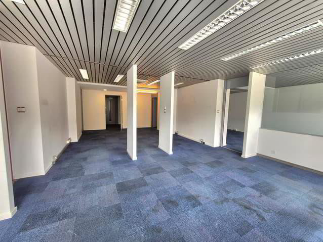 Bureau & Commerce null pièces à louer à Sion - image 1/4