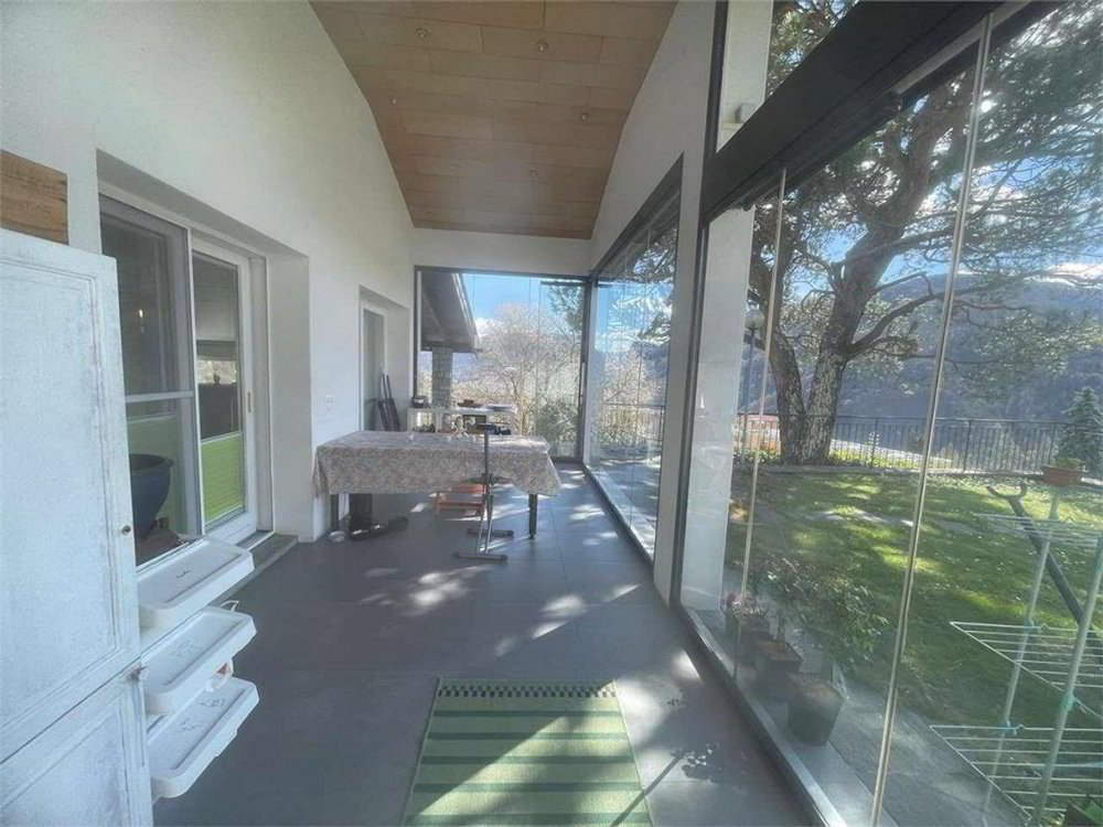 7 rooms Apartment to buy in Ponte Tresa - image 1/13