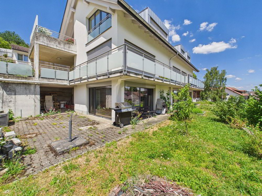 MODERN UND RUHIG MIT GARTEN UND PARKPLÄTZE - Ansicht 2
