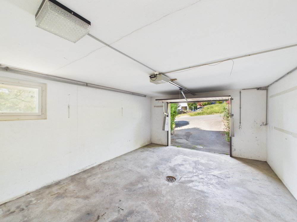 5 rooms House to buy in Kloten - image 1/13