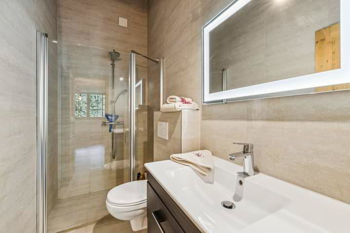 5.5 rooms Apartment to buy in Château-d'Oex - image 1/13
