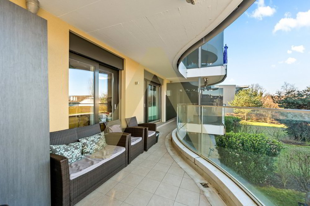 4 rooms Apartment to buy in St-Sulpice VD - image 1/8