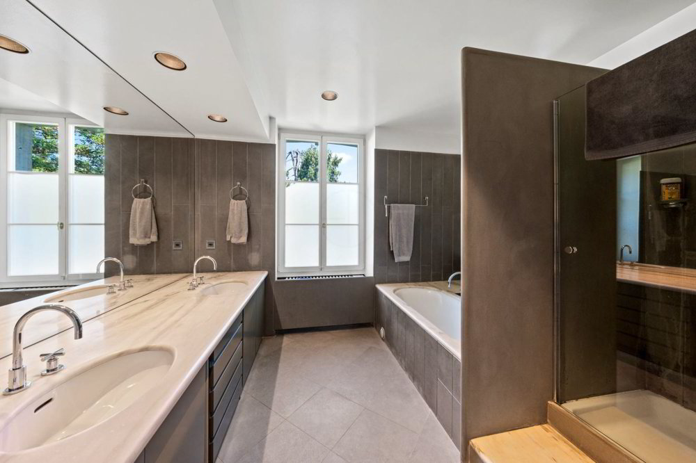 14 Zimmer Haus zum verkaufen in Genf - Bild 1/13