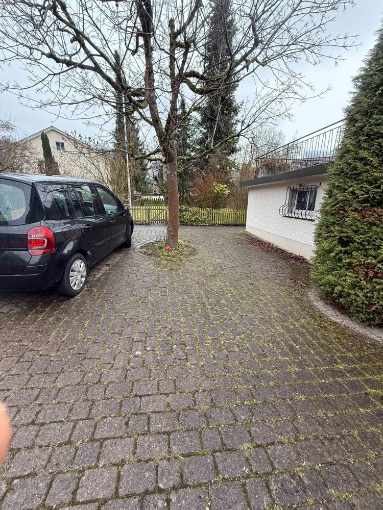 null rooms Car park, garage for rent in Balsthal - image 1/1