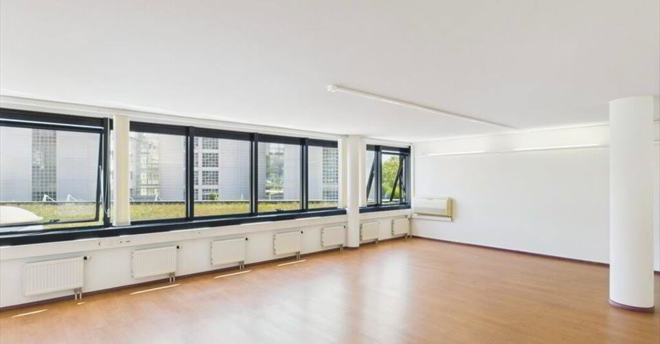 null rooms Office & Commercial for rent in Renens VD - image 1/6