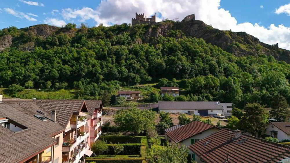 5 rooms Apartment to buy in Sion - image 1/9