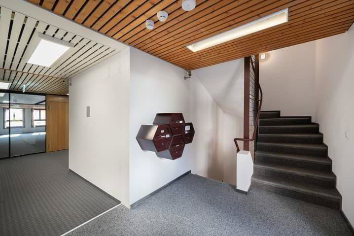 null rooms Office & Commercial for rent in Tramelan - image 1/12